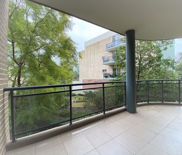 YES! A TRIPLE GARAGE & GREAT LOCATION! - Photo 6