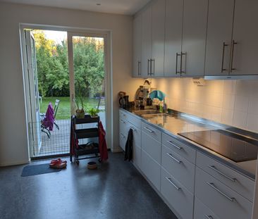 Rum för inneboende i centralt beläget hus - tillsvidare möjligt - Photo 1