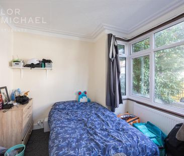 4 bedroom terraced house to rent - Photo 3