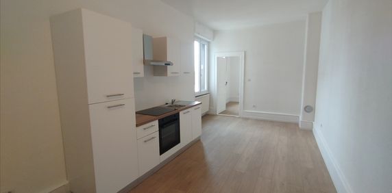 Location Appartement 3 pièces 83m² - Photo 2