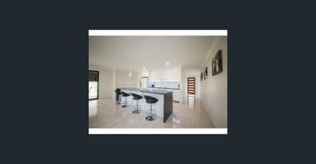 MODERN FAMILY HOME! - Photo 5