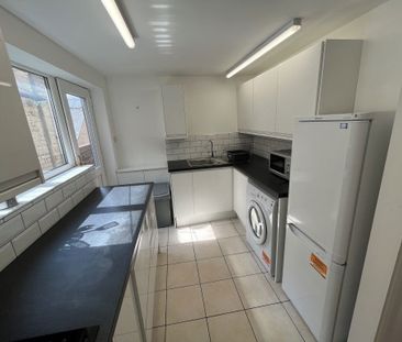 Cowley Road, Oxford, Oxford - Photo 6