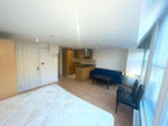 Studio to rent - Photo 1