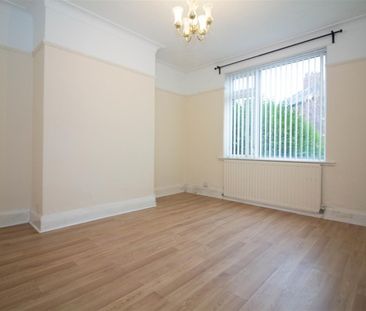 3 Bedroom House - Semi-Detached - Photo 4