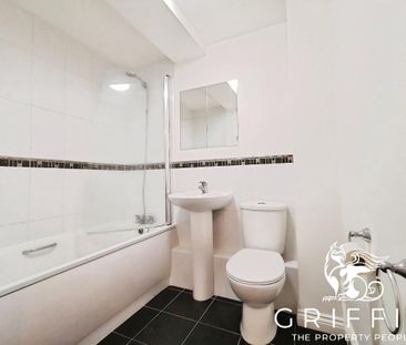 Calcutta Road, Tilbury, RM18 - Photo 5