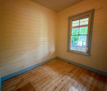 Charming Mountain Cottage in Prime Location! - Photo 2