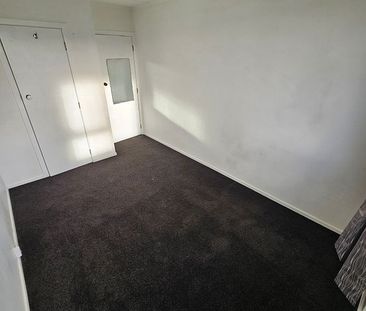 Stand-alone family home in Waitangirua - Photo 4