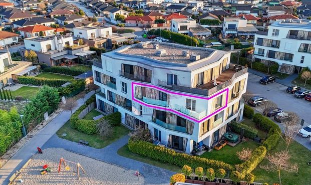 Na prenájom moderný 2 izbový byt v Malinove - Tri Vody - Photo 1