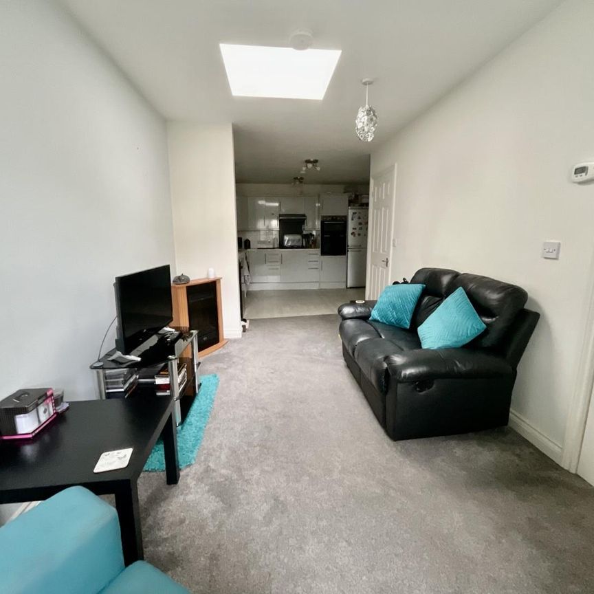 Moravian Road, Kingswood - Photo 1