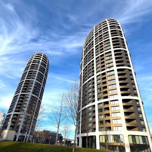 PRENÁJOM: Luxusný 2-izbový byt, kompletne zariadený, s parkovaním v Sky Parku, veža IV - Fotografia 1