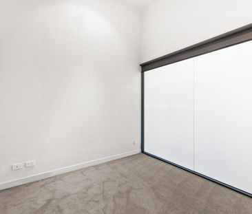 One Bedroom Apartment close to the beach! - Photo 2
