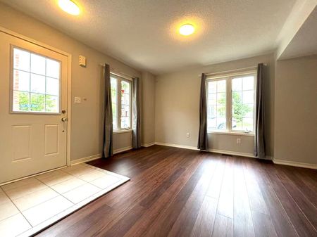 For Lease - 15 Adam Oates Heights, Toronto, Ontario - Photo 3