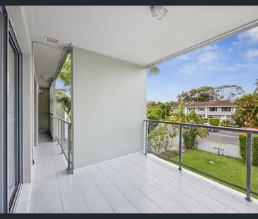 Bright & Spacious Two-Bedroom With Balcony! - Photo 5