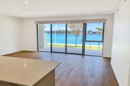 PREMIUM WATERFRONT LIVING - 49a VIVALDI DRIVE - Photo 2