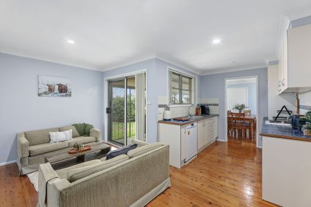 Beautiful 3 bedroom home in Oxley Vale - Photo 5