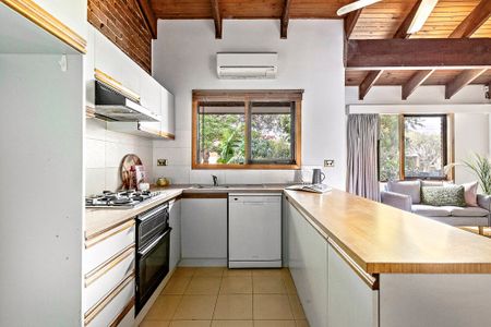 2/21 Queen Street, Coburg VIC 3058 - Photo 2