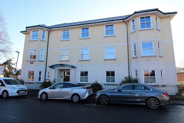 2 bedroom flat to rent - Photo 1