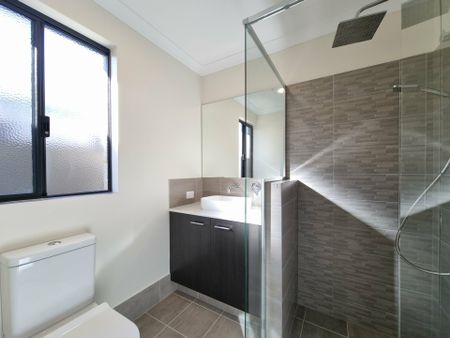 Brand-New Modern Luxury Home for Lease - Photo 2