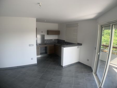 Location Appartement 3 pièces 80m² CAYENNE 97300 - Photo 2