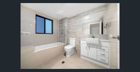 Modern Ground Floor Unit in Prime Location - Photo 5