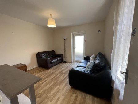 4 bedroom house share to rent - Photo 3