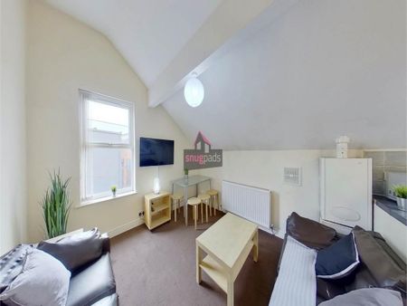 3 bedroom flat to rent - Photo 2