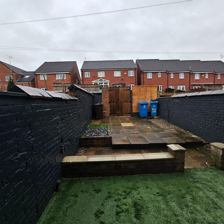 3 bedroom terraced house to rent - Photo 1