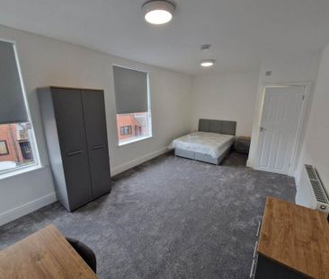 4 bedroom terraced house to rent - Photo 4