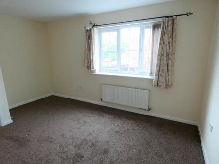 2 Bedroom Flat to Rent in Ashton - Photo 5