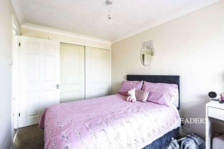Brookenbee Close, Rustington, BN16 - Photo 3