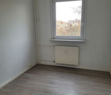 3-Raumwohnung mit Balkon im Erdgeschoss!!! - Photo 3