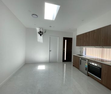 Brand new Granny flat 2 bed , 2 toilet, 1 shower, close to public t... - Photo 5