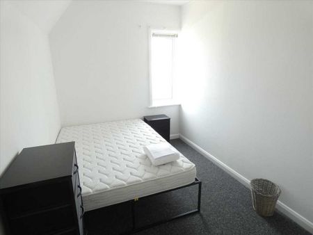 5 bedroom bungalow to rent - Photo 3