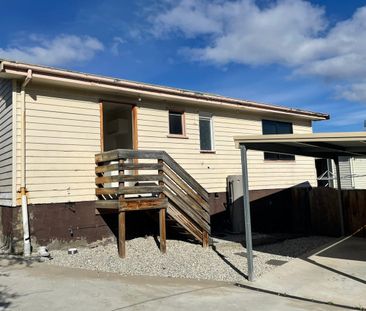 Sunny Suburban Home - Photo 6