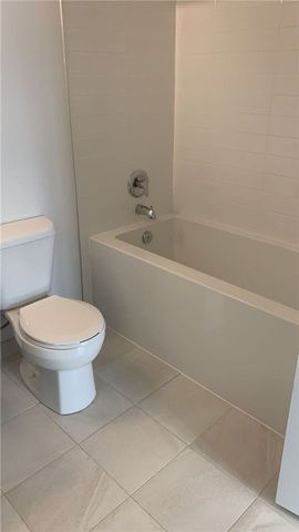 For Lease - 160 Canon Jackson Drive Unit# 205, Toronto, Ontario - Photo 2