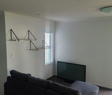 Modern, Comfortable, private, one bedroom - Photo 1
