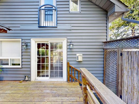 For Lease - 139 Scarboro Crescent, Toronto, Ontario - Photo 1