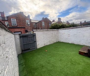 3 bedroom end of terrace house to rent - Photo 4