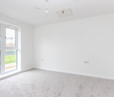 4 bedroom semi-detached house to rent - Photo 1