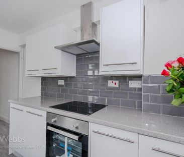 3 bedroom terraced house to rent - Photo 5