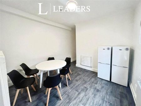 6 bedroom house to rent - Photo 4