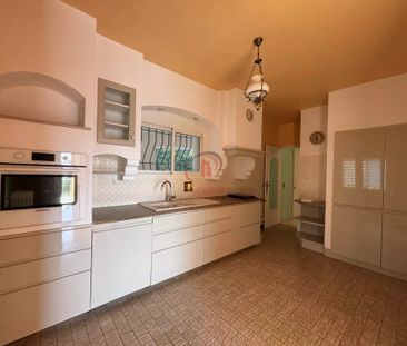 Location Maison 6 pièces 201m² LE CASTELLET 83330 - Photo 2