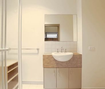 629/45 Victoria Parade, Collingwood VIC 3066 - Photo 3