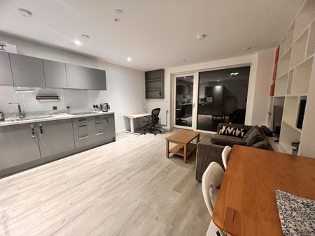 1 Bed Flat, Thomas Road, E14 - Photo 2