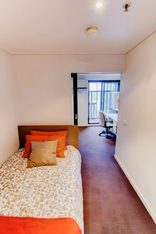 1 Bedroom Balcony West - Photo 3