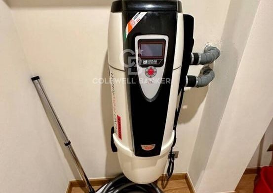 via crociale, Pietrasanta, Tuscany 55045