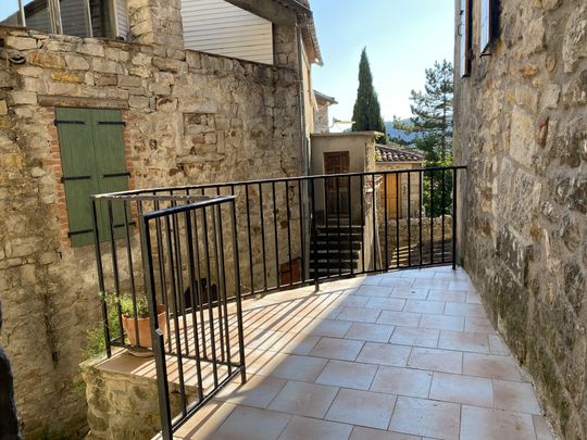 Location Maison 3 pièces 70m² LES VANS 07140 - Photo 1