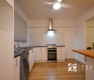 Modern Three Bedroom Home! - Photo 5