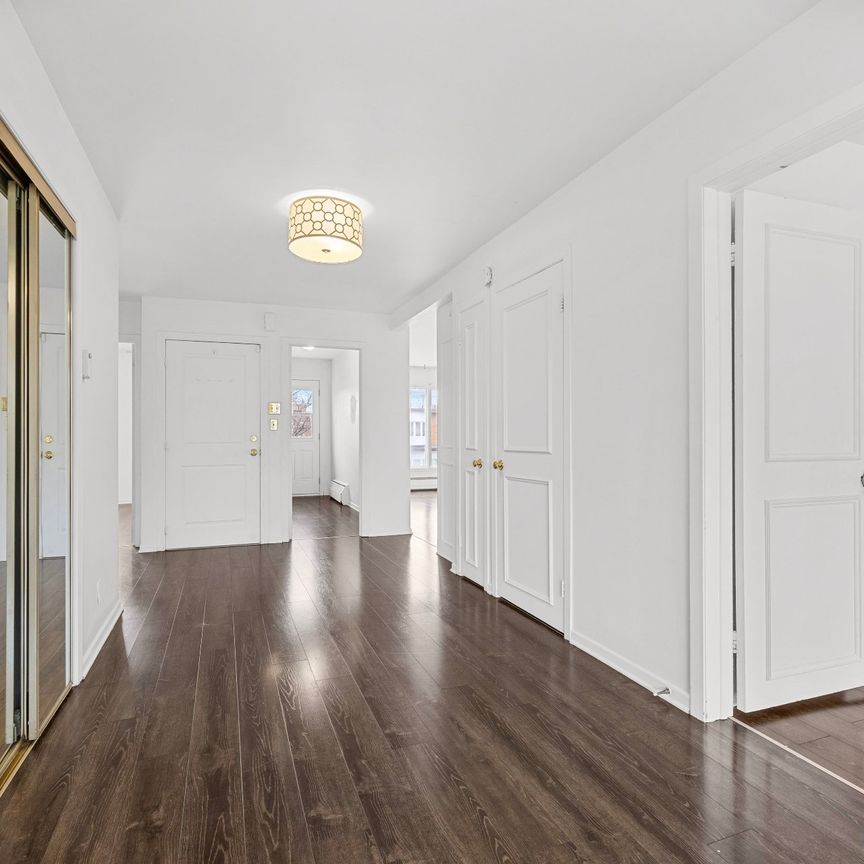 Condo for rent, Montréal (Saint-Laurent) - Photo 1