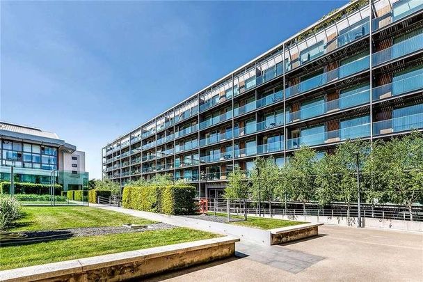 Northstand Apartments, Highbury Stadium Square, Highbury, N5 - Photo 1